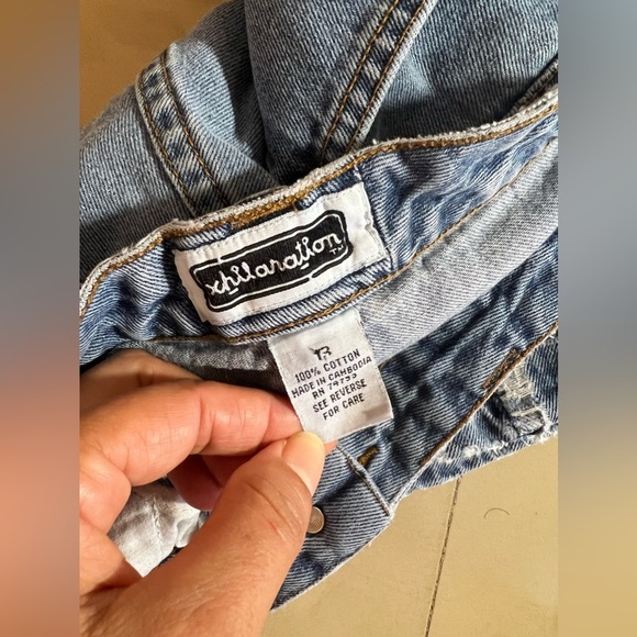 XHILARATION Women Medium Wash Jeans Shorts Size 13 100% Cotton Waist 32 pockets - Picture 16 of 16